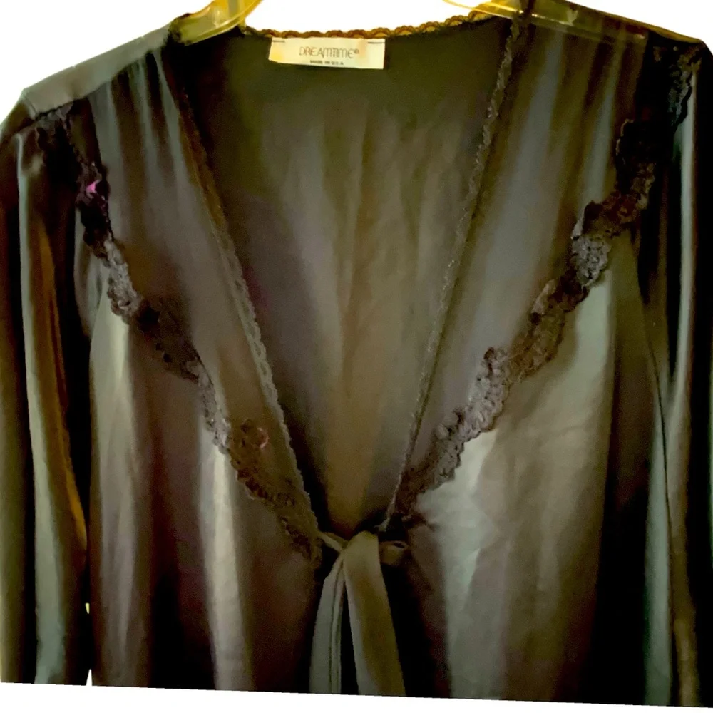 Dreamtime Short Black Robe Bow Tie Closure Lace Trim Silky Size Medium